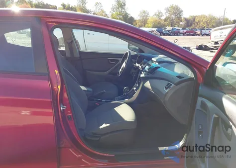 2015 Hyundai Elantra Se z USA, uszkodzony, nr VIN 5NPDH4AE9FH614150